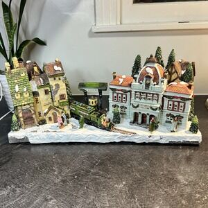19" Lighted Christmas Village On Platform Victoria Station, Mill, Barrels, Train